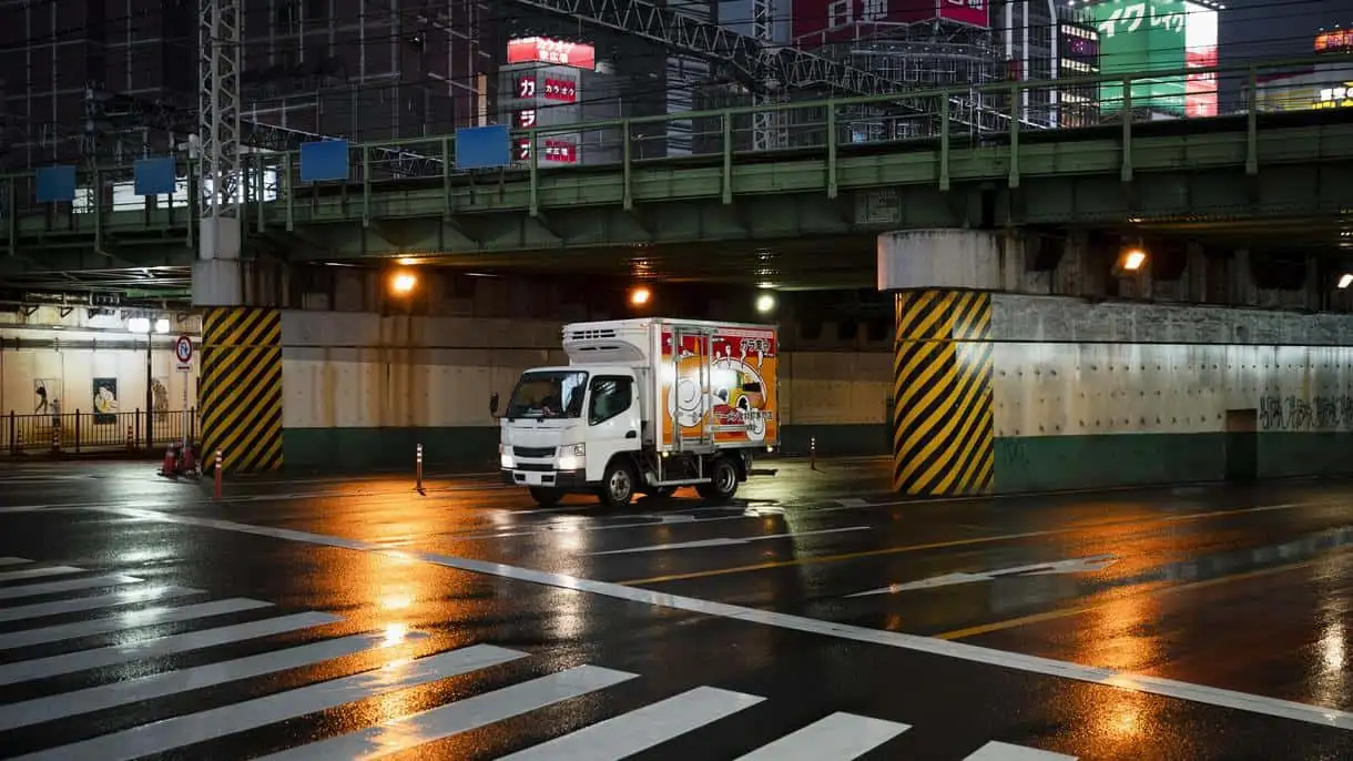 Parkways vs. expressways.  Navigation rules for commercial vehicles in New York