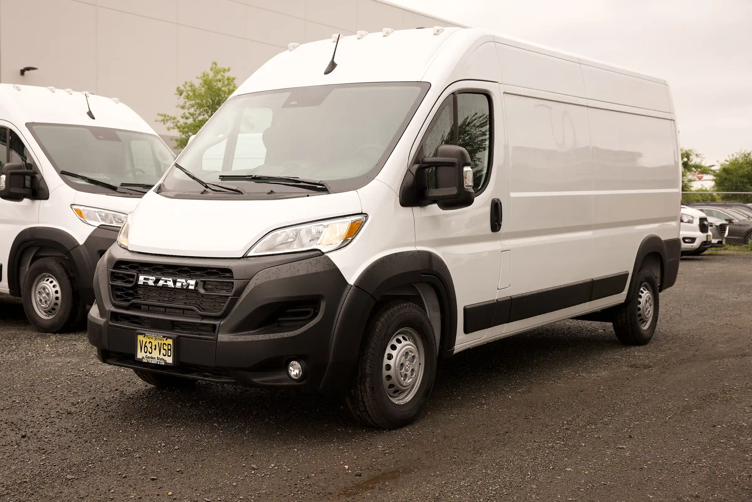https://files.drivo.com/drivo-uploads/production/images/vehicles/FKLL_1_3kdX4Si.webp