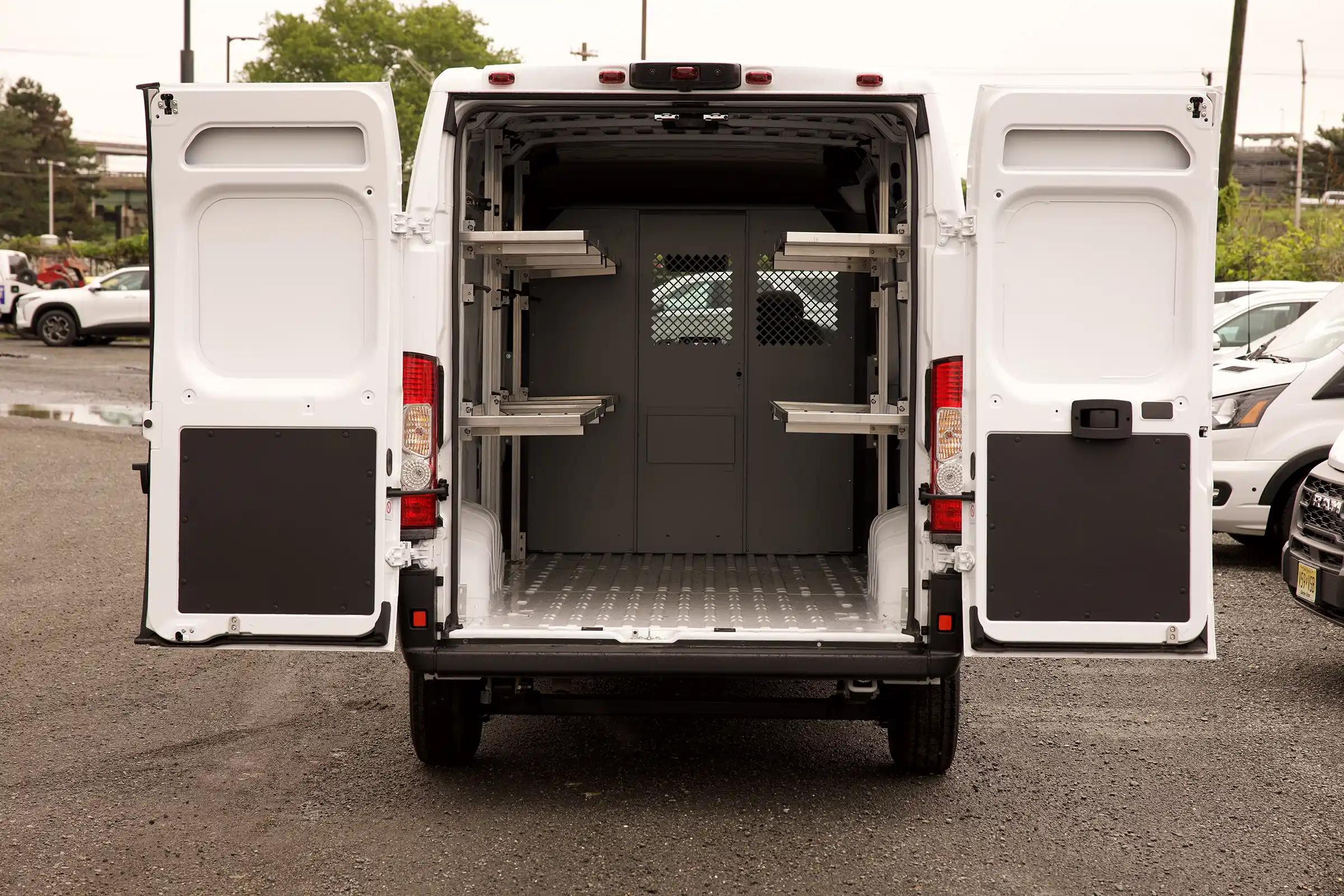 https://files.drivo.com/drivo-uploads/production/images/vehicles/FKLL_2_e0TM9pl.webp